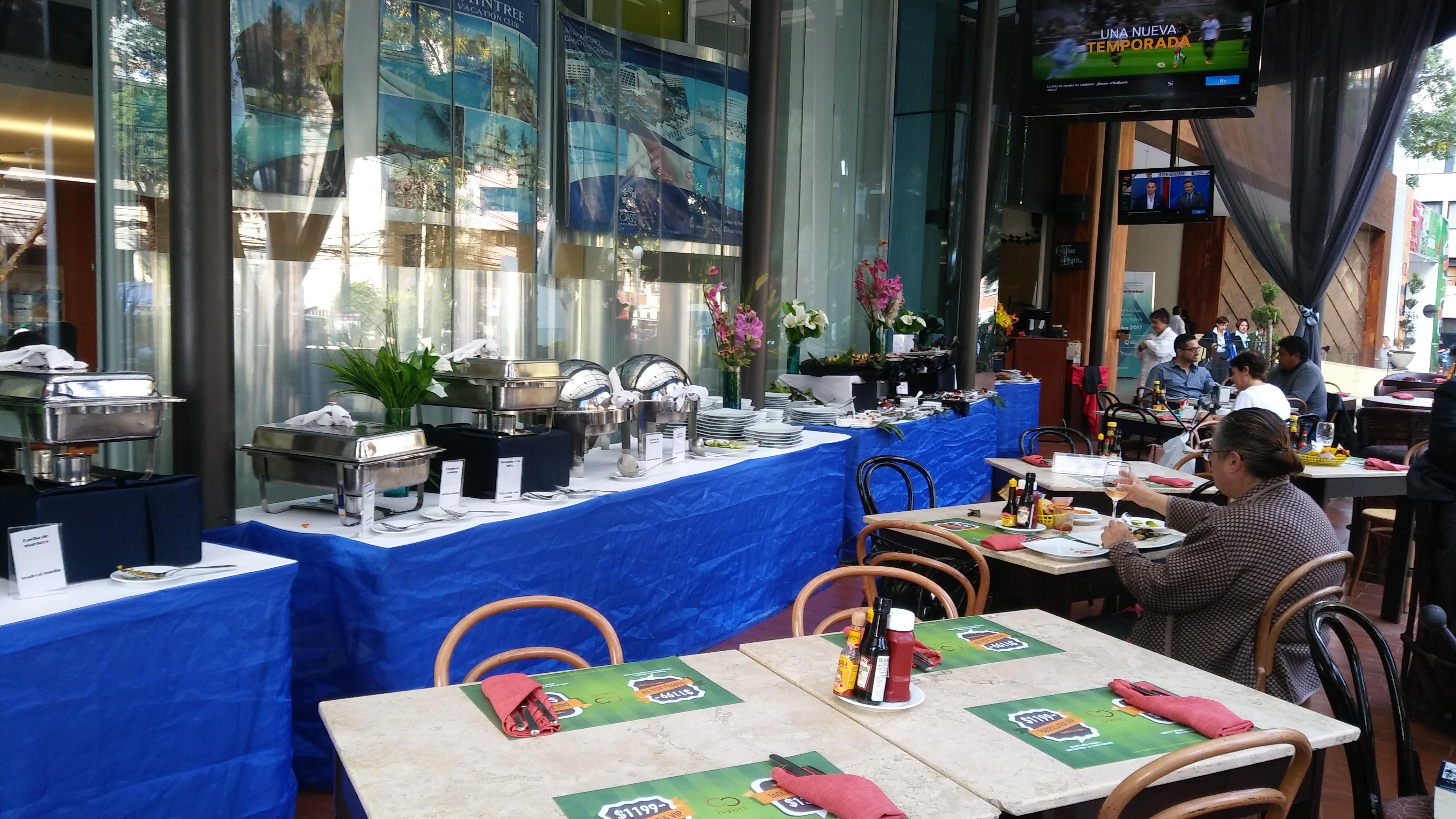 โรงแรมคราวน์ พลาซา เด เม็กซิโก เม็กซิโกซิตี้ ภายนอก รูปภาพ The interior of the restaurant