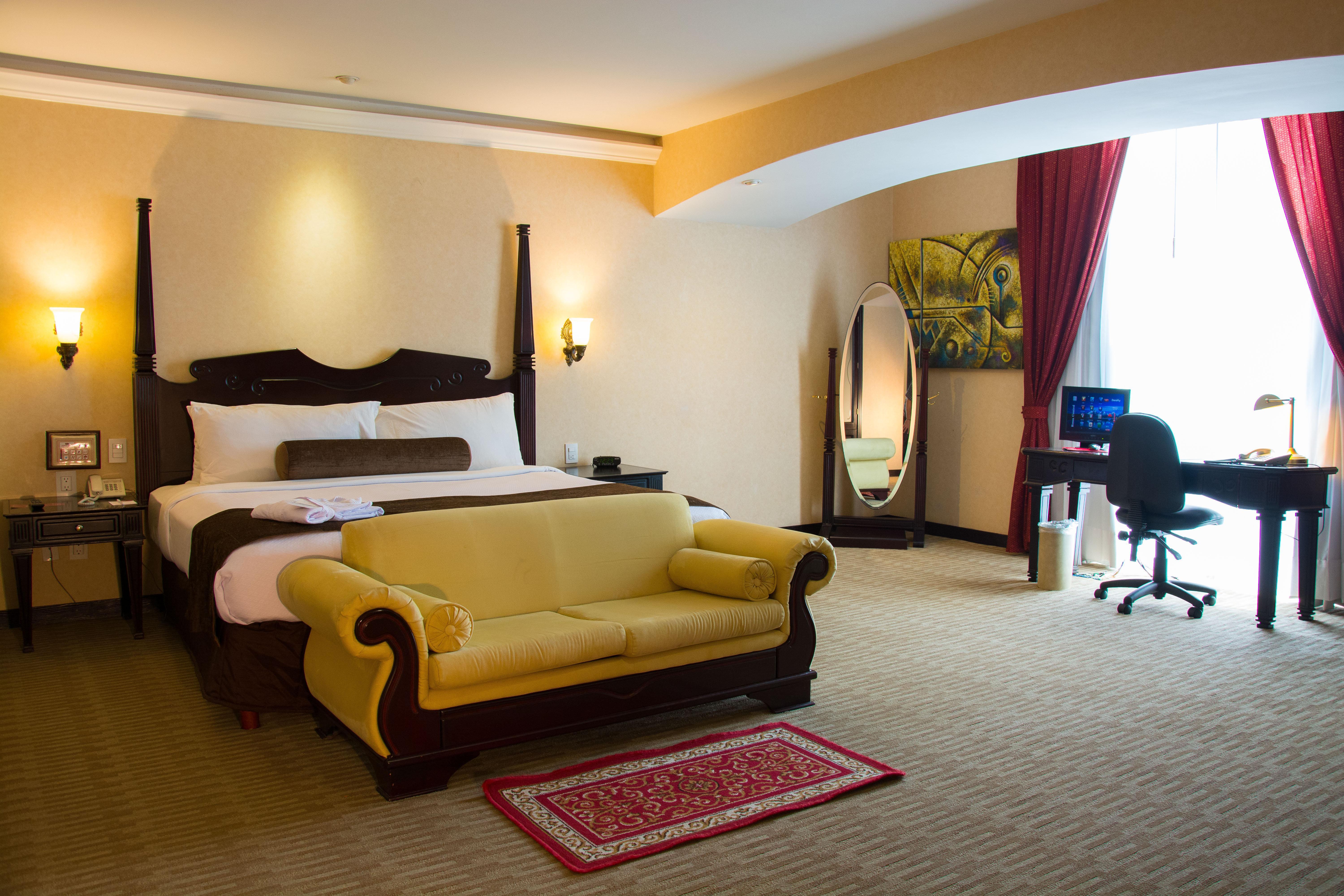 โรงแรมคราวน์ พลาซา เด เม็กซิโก เม็กซิโกซิตี้ ภายนอก รูปภาพ A suite at the hotel