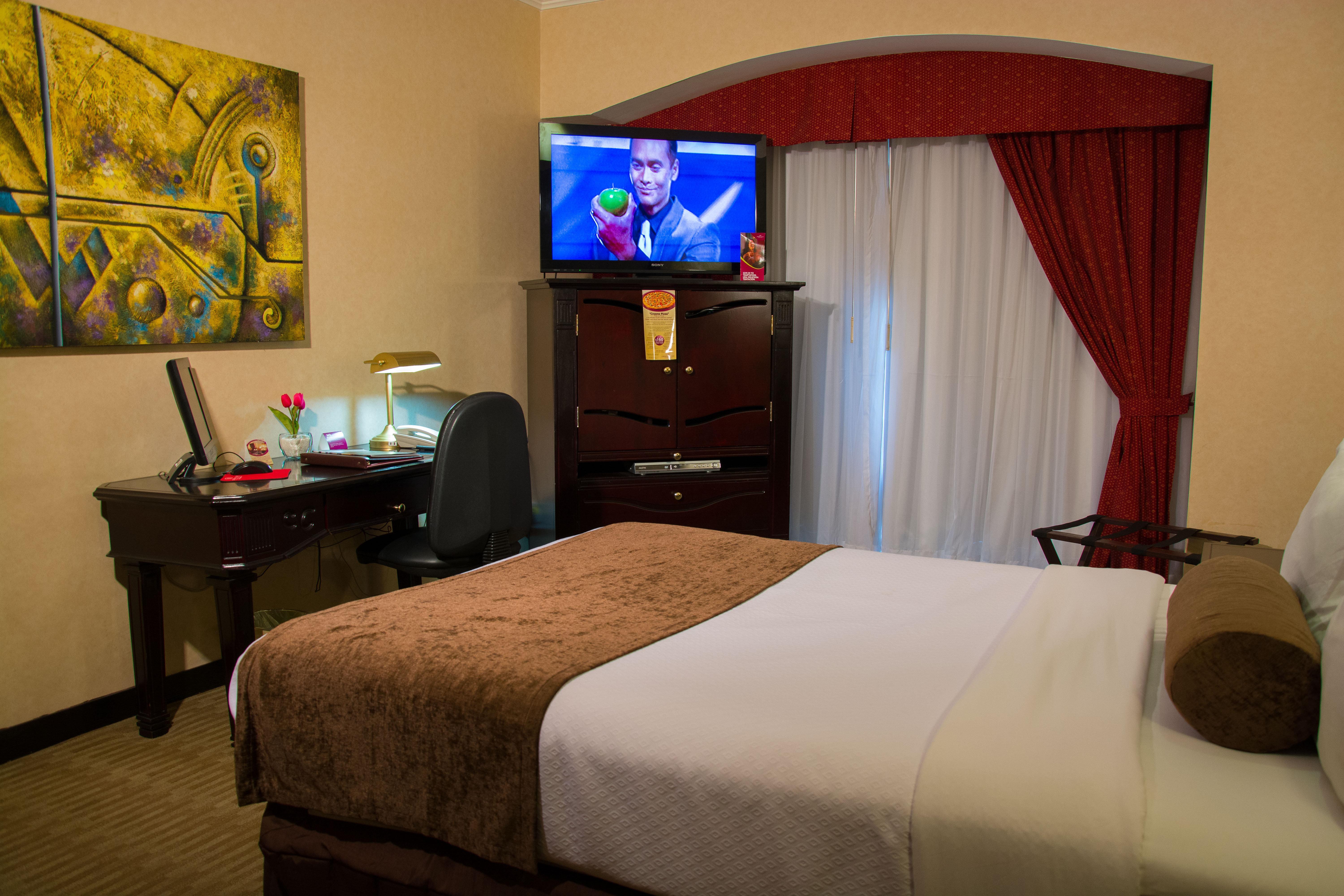 โรงแรมคราวน์ พลาซา เด เม็กซิโก เม็กซิโกซิตี้ ภายนอก รูปภาพ A room at the hotel