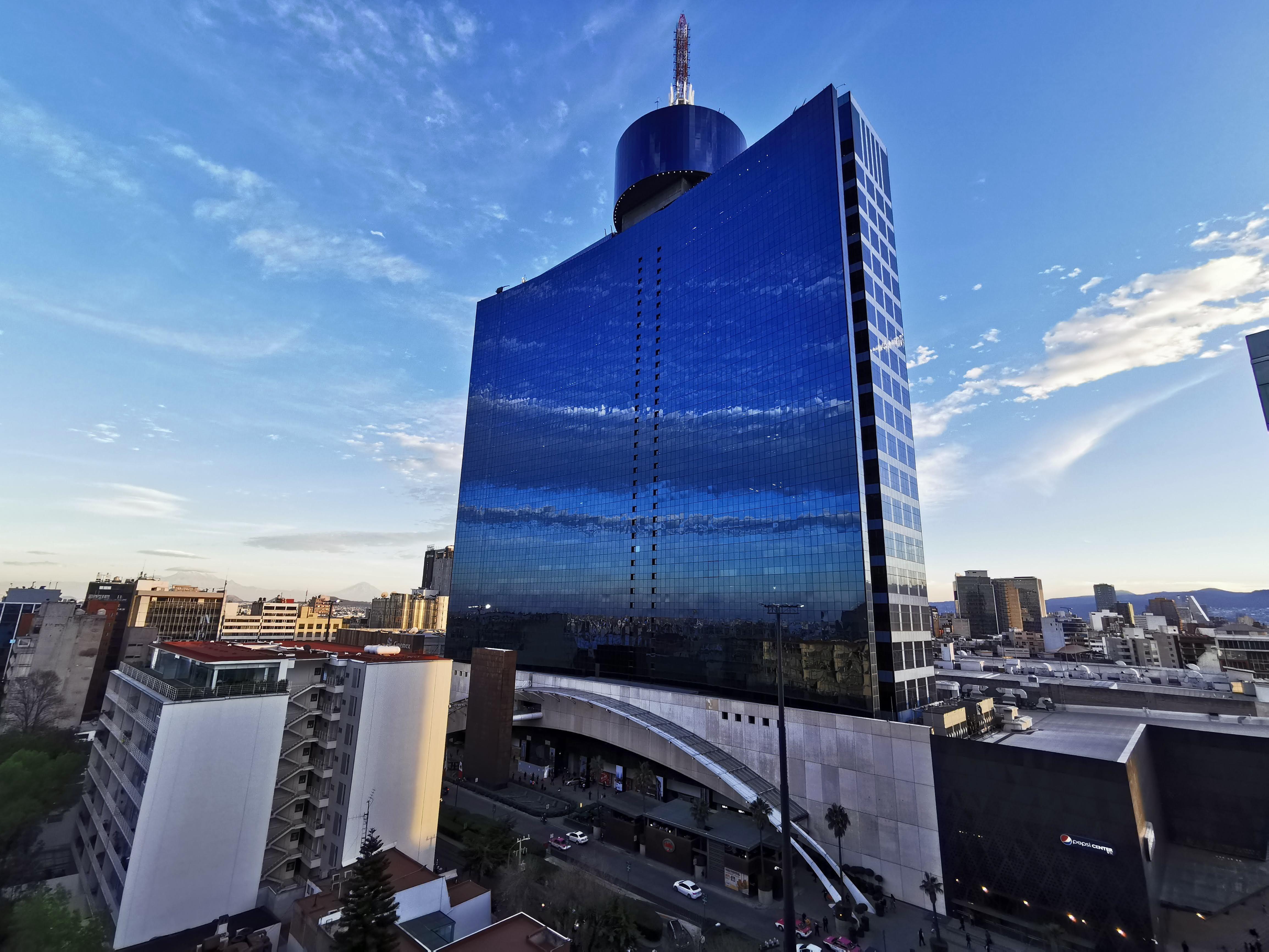 โรงแรมคราวน์ พลาซา เด เม็กซิโก เม็กซิโกซิตี้ ภายนอก รูปภาพ Blue Sky Tower