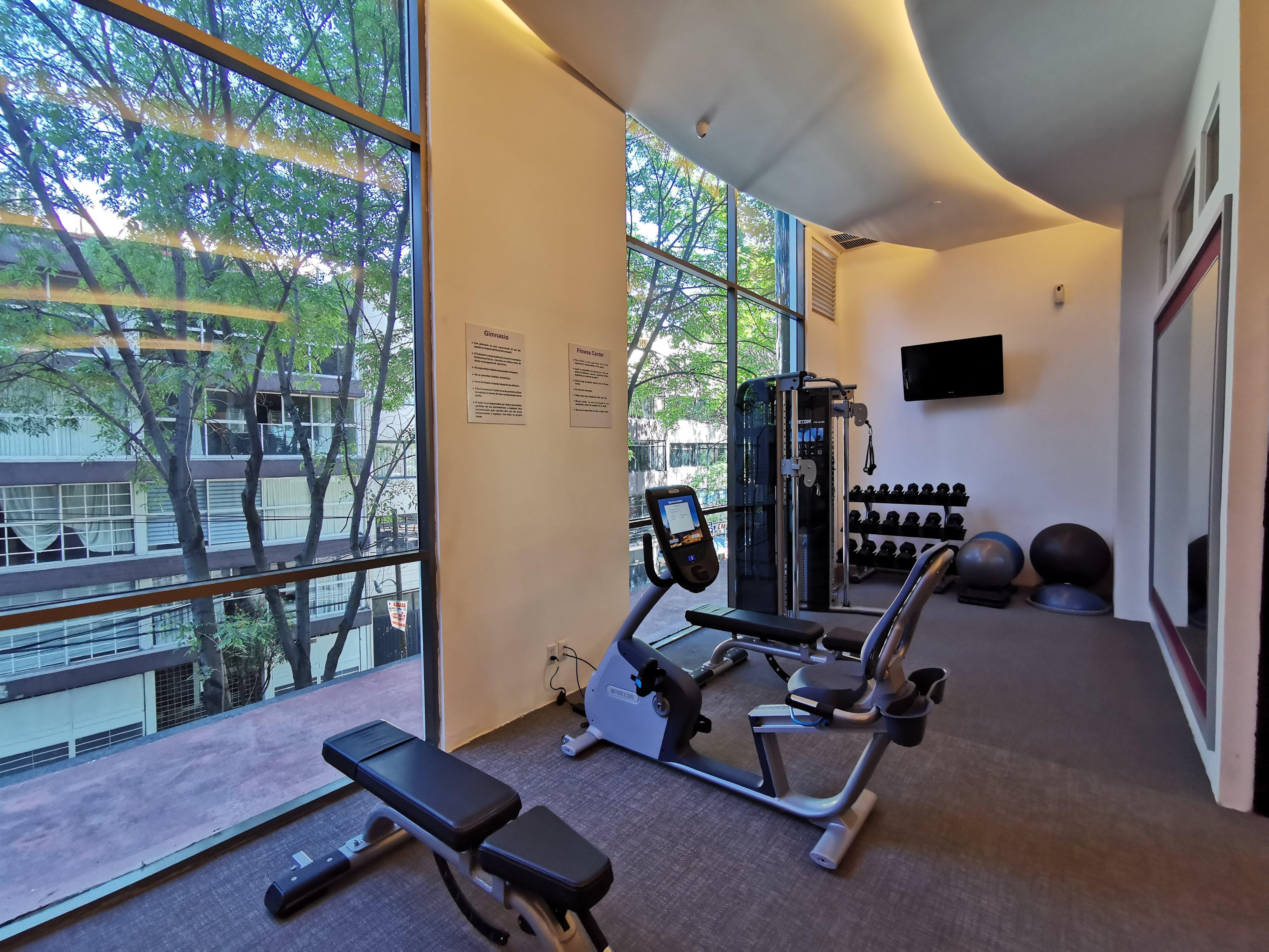 โรงแรมคราวน์ พลาซา เด เม็กซิโก เม็กซิโกซิตี้ ภายนอก รูปภาพ The gym at the hotel
