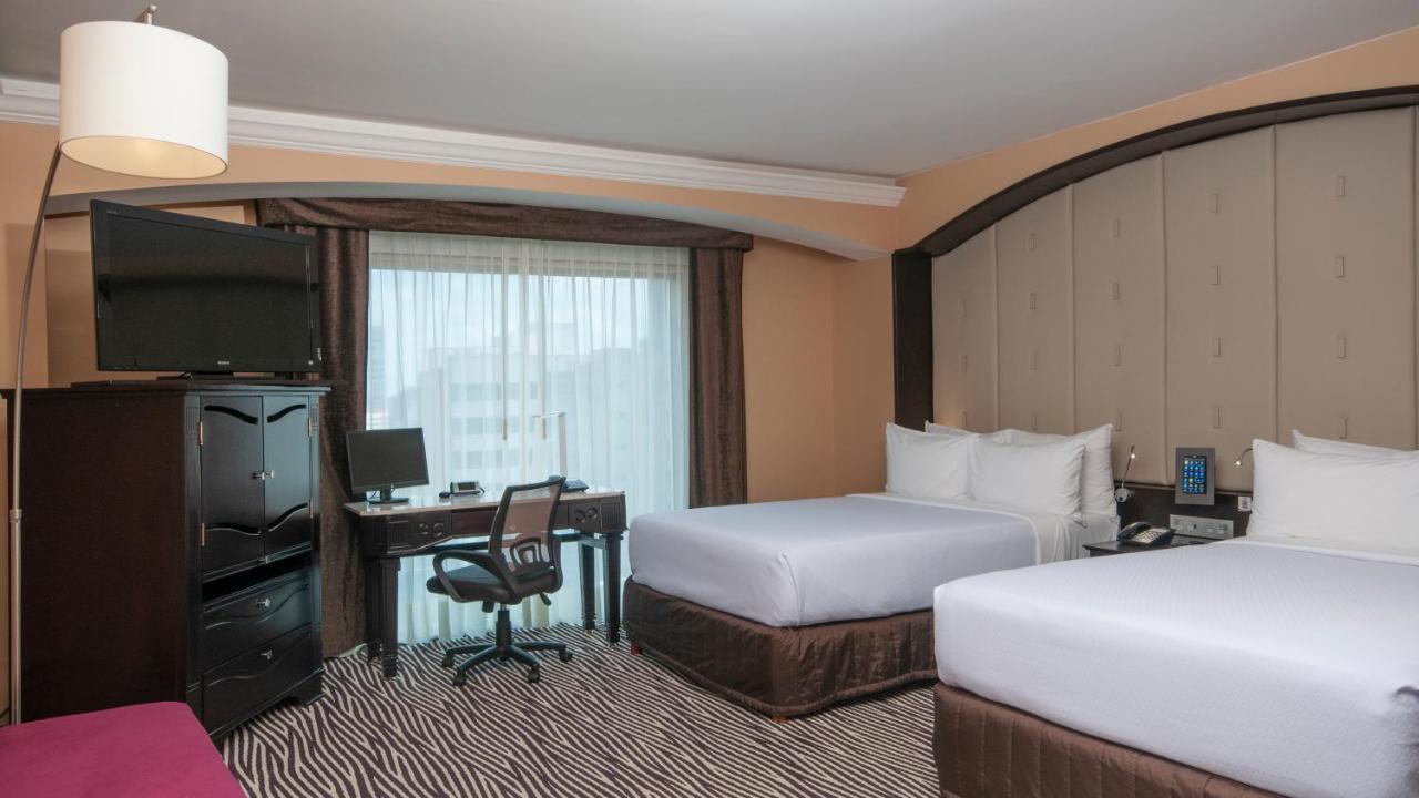 โรงแรมคราวน์ พลาซา เด เม็กซิโก เม็กซิโกซิตี้ ภายนอก รูปภาพ A room at the hotel